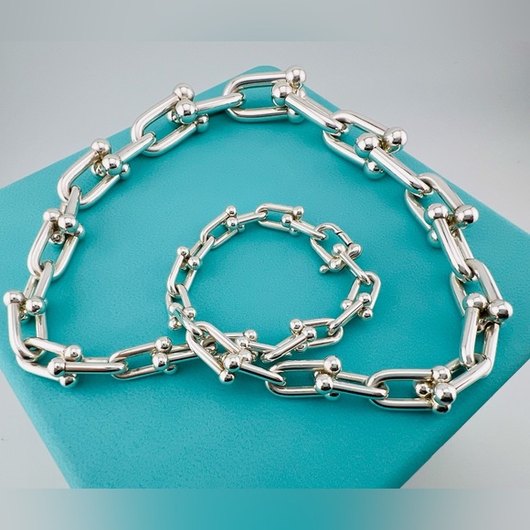 Tiffany Graduated Hardware Link Necklace - Picture 5 of 8